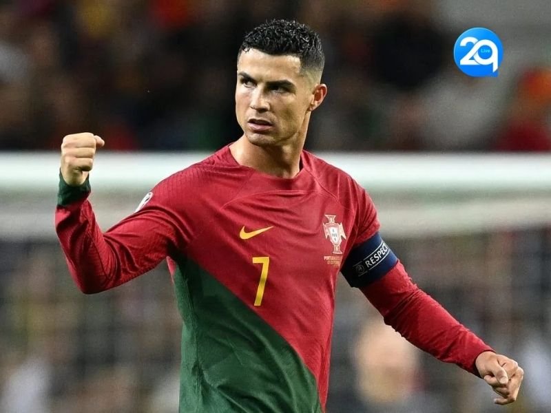 Cristiano Ronaldo - Cầu Thủ Bóng Đá Xuất Sắc Nhất Thời Đại